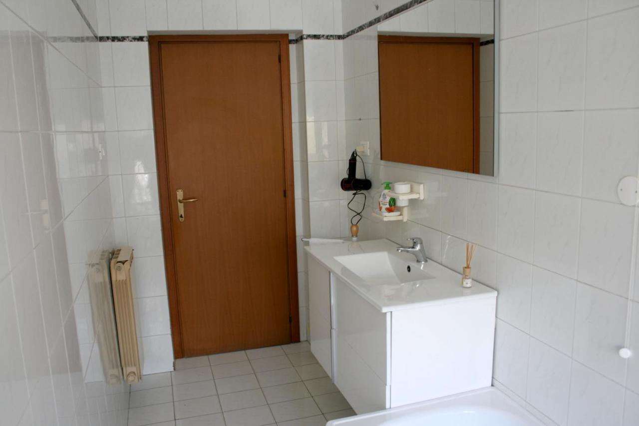 2 Bedrooms Appartement At Pescara 300 M Away From The Beach With Balcony And Wifi 외부 사진