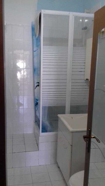 2 Bedrooms Appartement At Pescara 300 M Away From The Beach With Balcony And Wifi 외부 사진