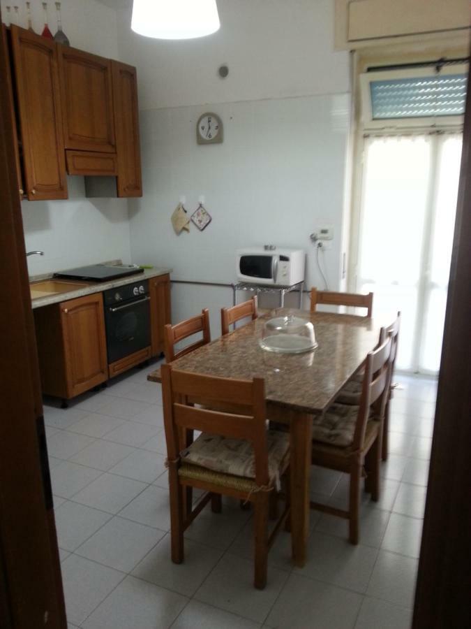 2 Bedrooms Appartement At Pescara 300 M Away From The Beach With Balcony And Wifi 외부 사진